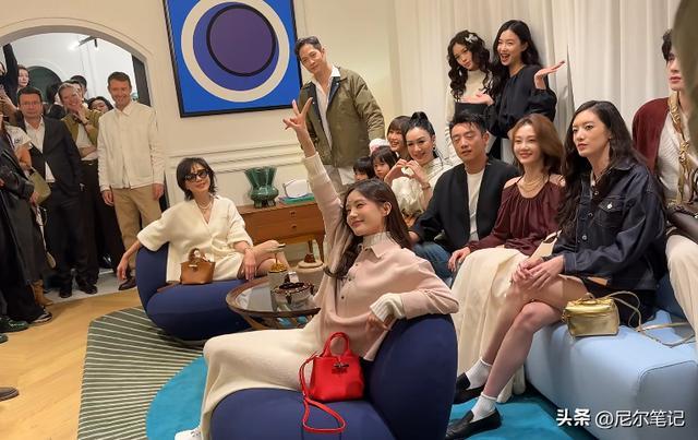 上海这一天：媚眼狐面、独占C位的李一桐让我看到内娱残酷一面